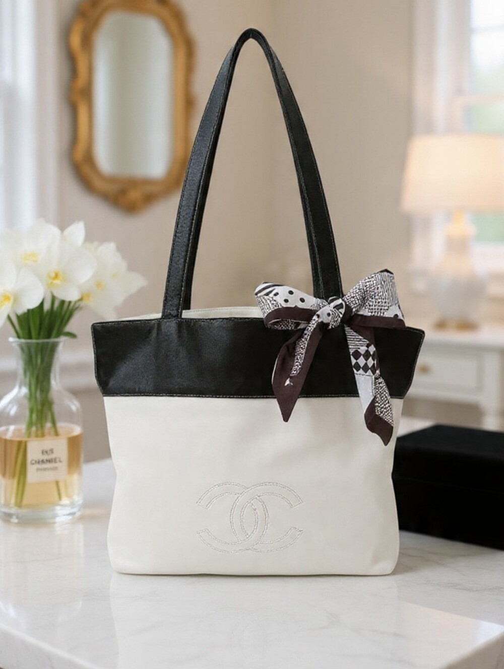 Chanel Vintage Black White Bi-Color Lambskin CC Shopper Tote✨️